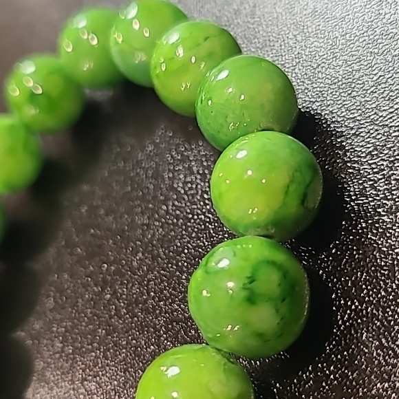 Beautiful handmade dyed green agate bracelet - Picture 3 of 3